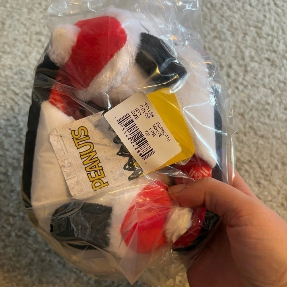 Peanuts Snoopy Christmas Slippers NEW 7/8 Red White Blue Santa Dog